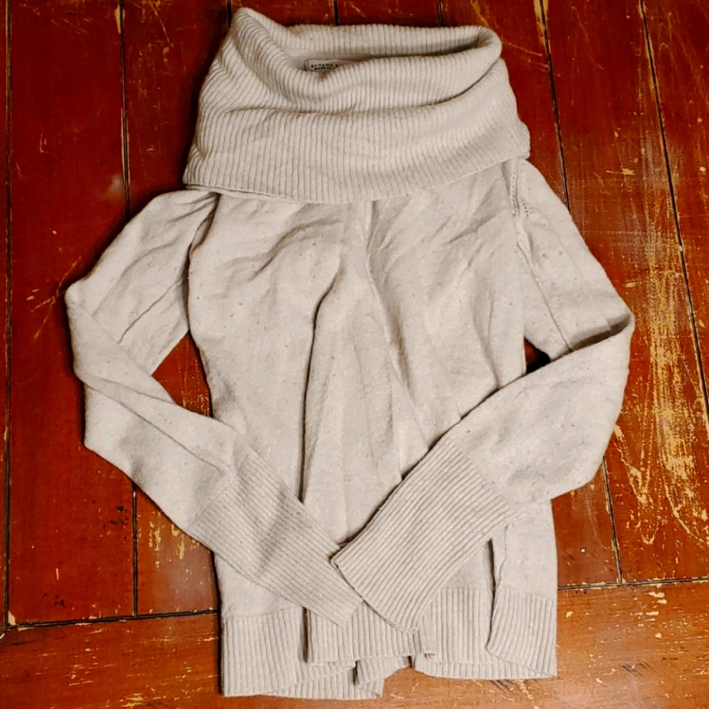 Small Sweater Bundle - Picture 5 of 9